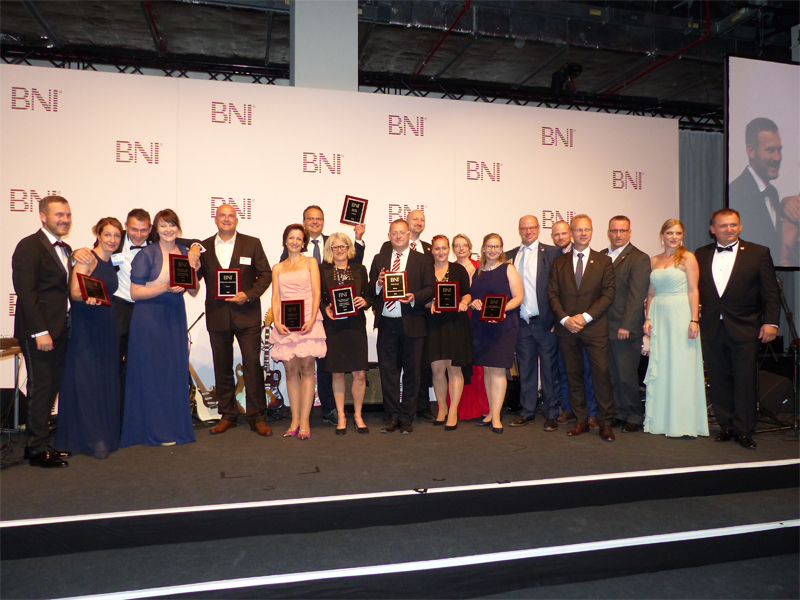 Große Ehrung für BNI Südost auf der DACH-Konferenz in Berlin – 9 Awards für die Region bringen Bronze nach Dresden. Bild: meeco Communication Services