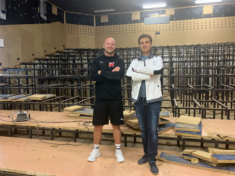 clever-fit-Betreiber Stefan Lasch (li.) und Carsten Anspach, Geschäftsführer der NBL GmbH Bau Lockwitzgrund. Bildquelle: meeco Communication Services